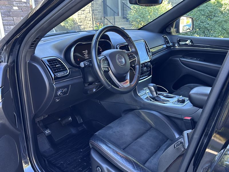 Jeep Grand Cherokee interior after a full deep clean in Calgary