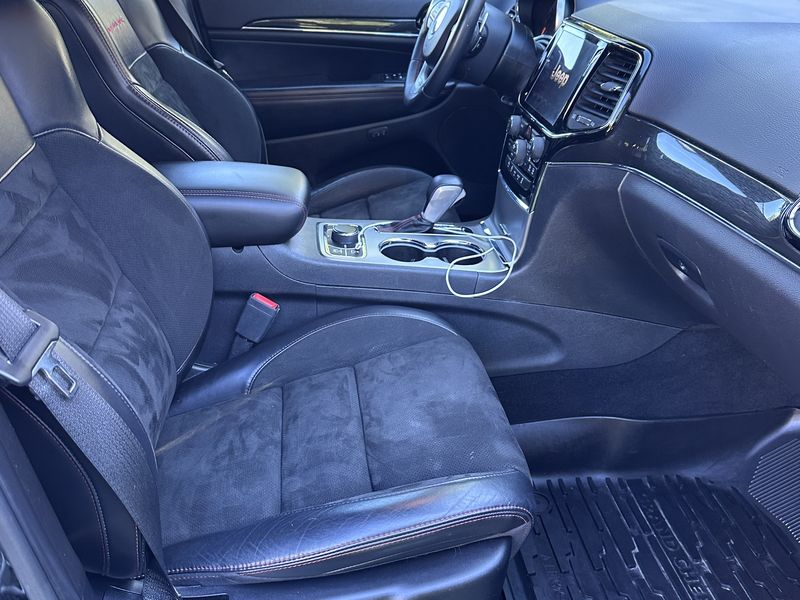 Jeep Grand Cherokee interior after a full detail