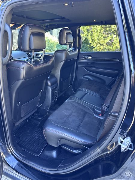Jeep Grand Cherokee — rear seat deep clean · Calgary