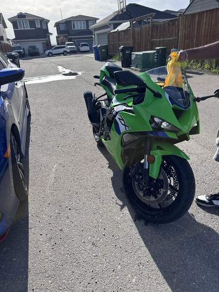 Kawasaki ZX — motorcycle detail · Calgary